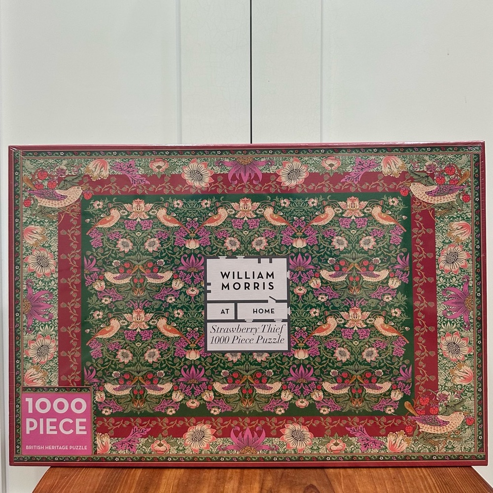 WILLIAM MORRIS AT HOME  Jigsaw Puzzle
Strawberry Thief 1000 Piece Puzzle